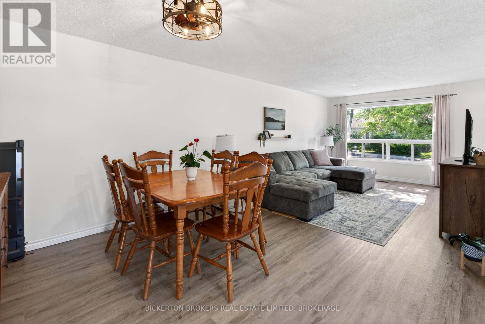 41 MAPLE STREET S - 21