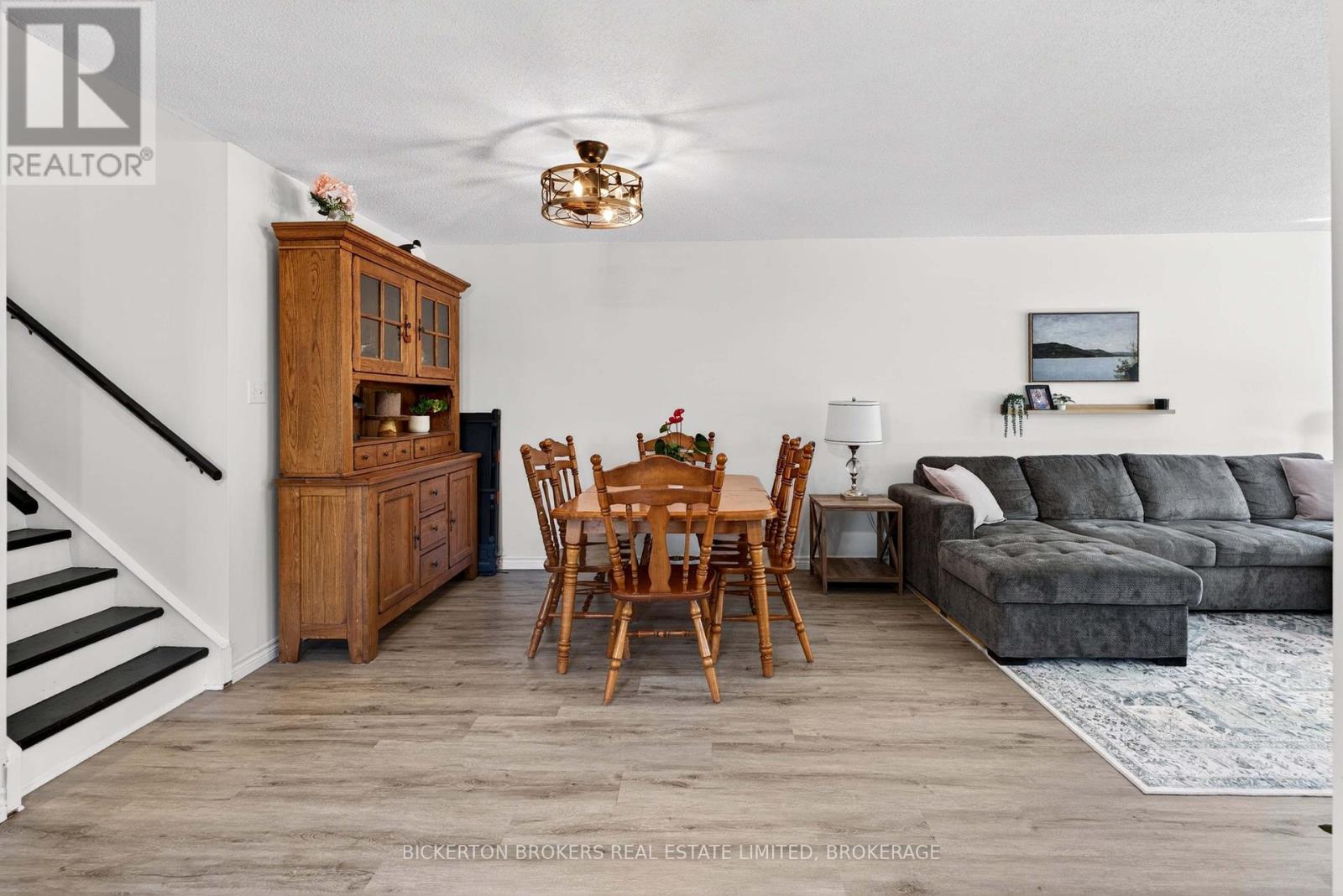 41 MAPLE STREET S - 24