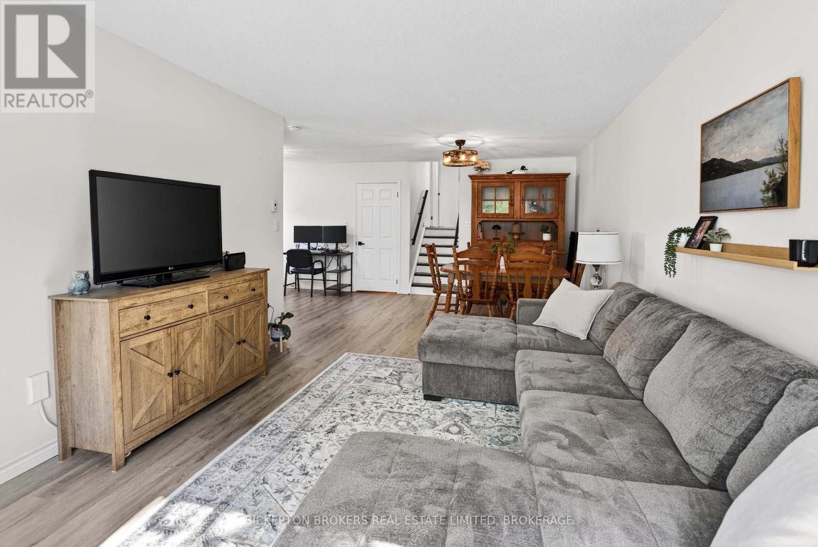41 MAPLE STREET S - 25