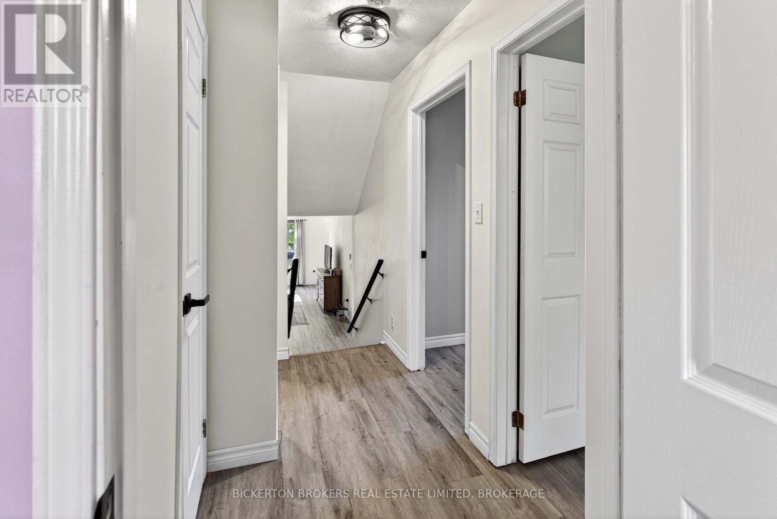41 MAPLE STREET S - 35