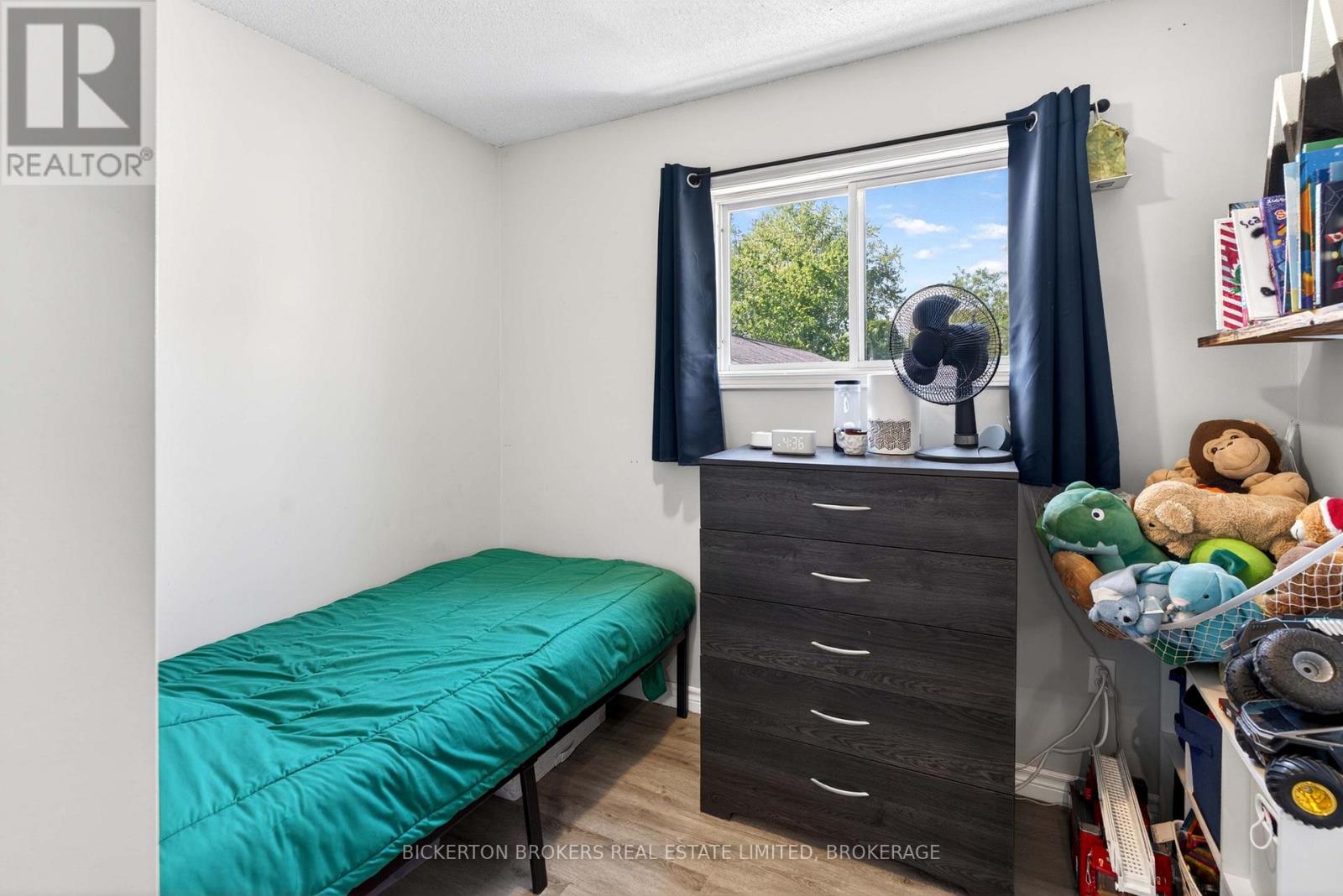 41 MAPLE STREET S - 37