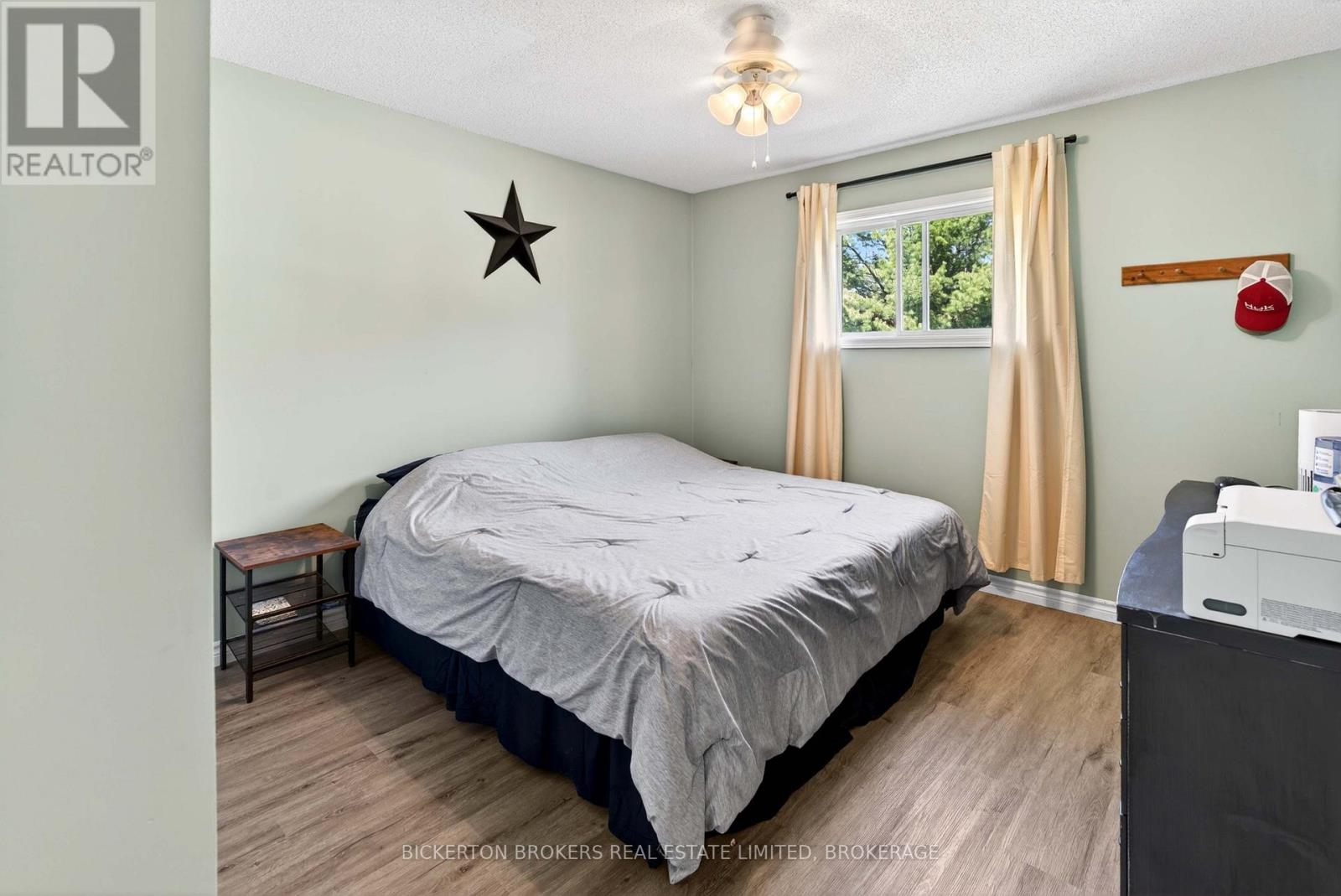 41 MAPLE STREET S - 40