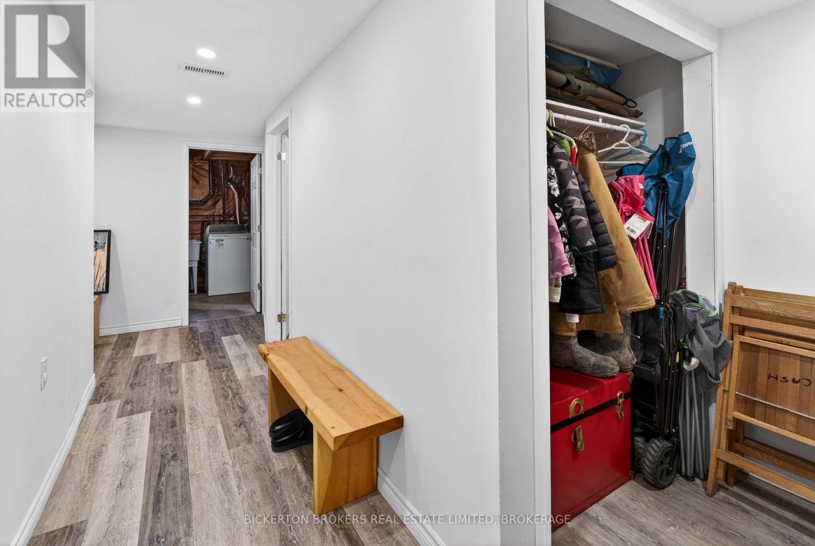 41 MAPLE STREET S - 48
