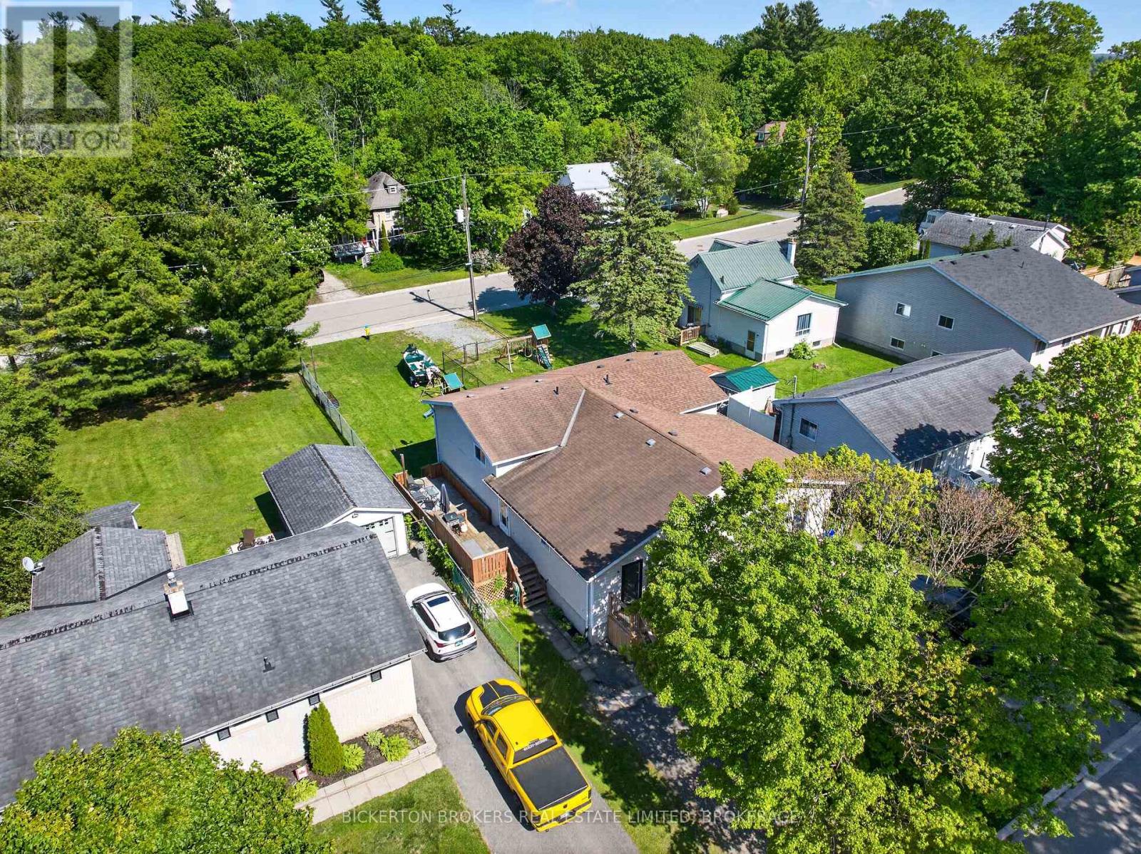 41 MAPLE STREET S - 8