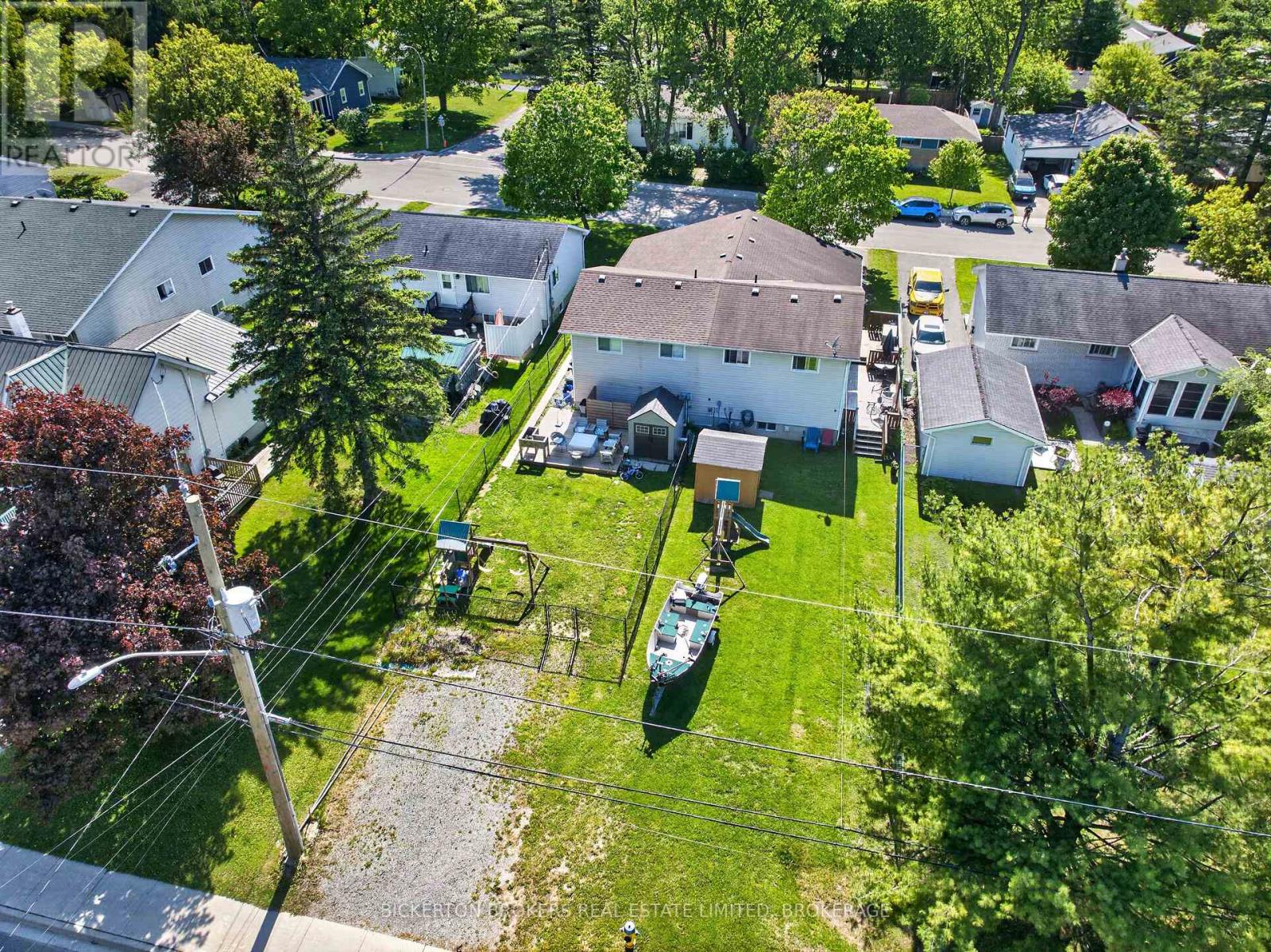 41 MAPLE STREET S - 9