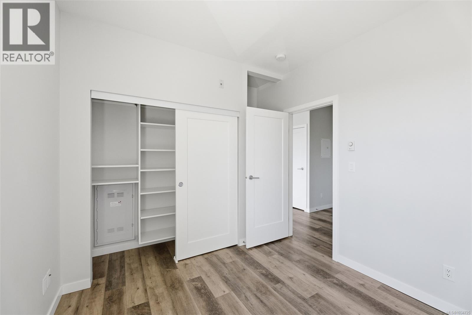 #303 1515 Redfern St - 11