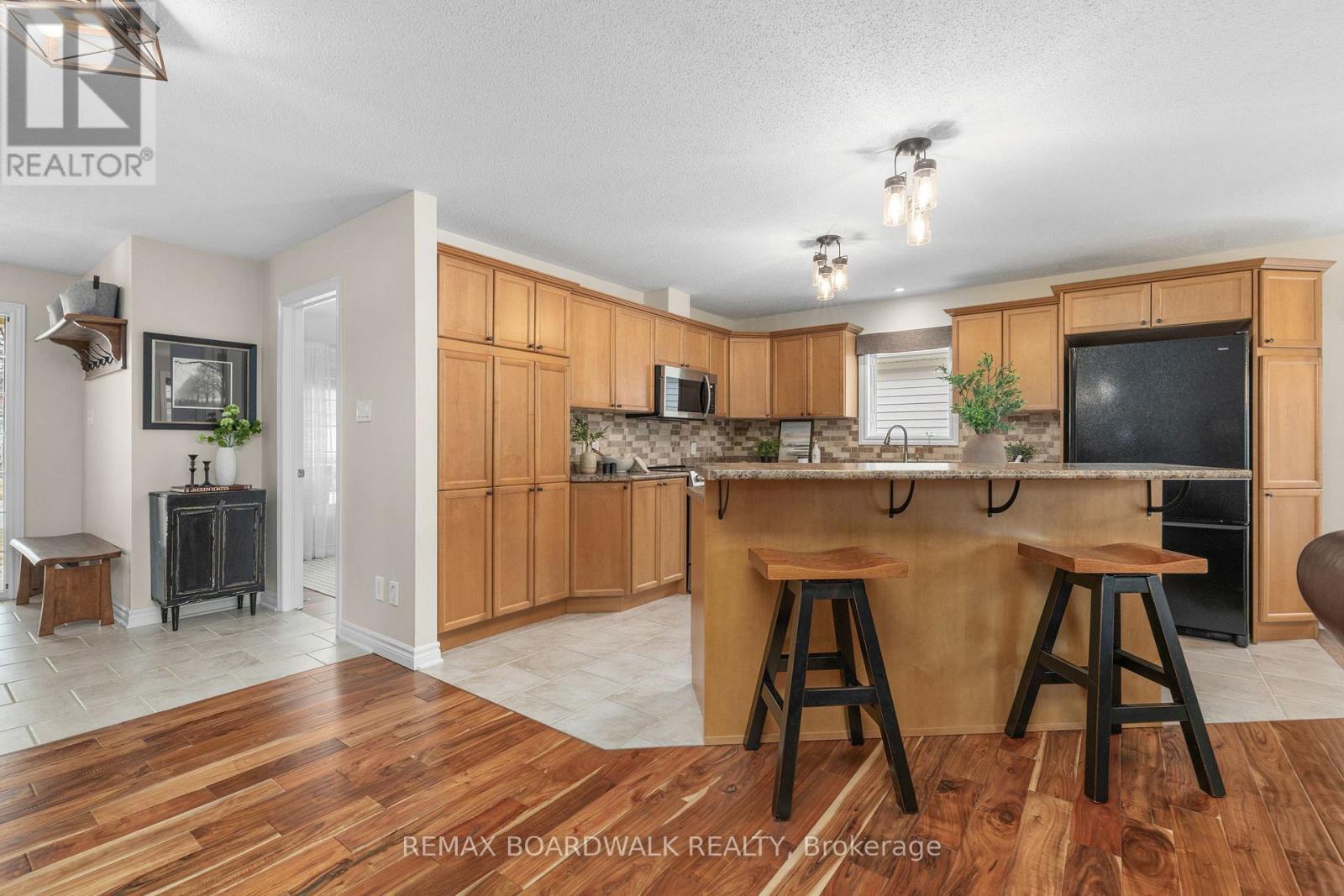 36 SINCLAIR AVENUE - 10