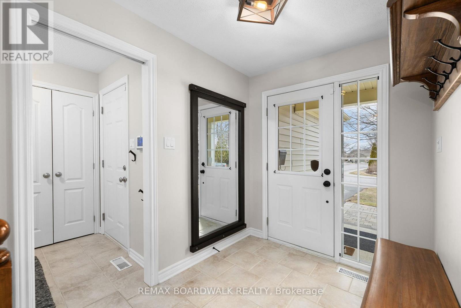 36 SINCLAIR AVENUE - 4