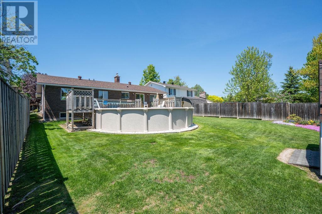 135 Louise AVE - 11