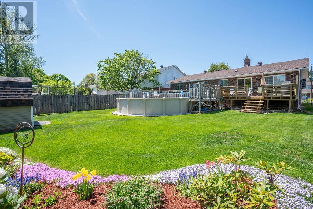 135 Louise AVE - 10