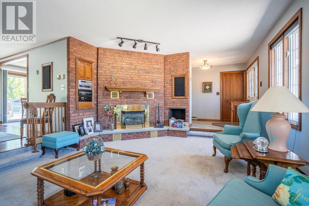 135 Louise AVE - 20