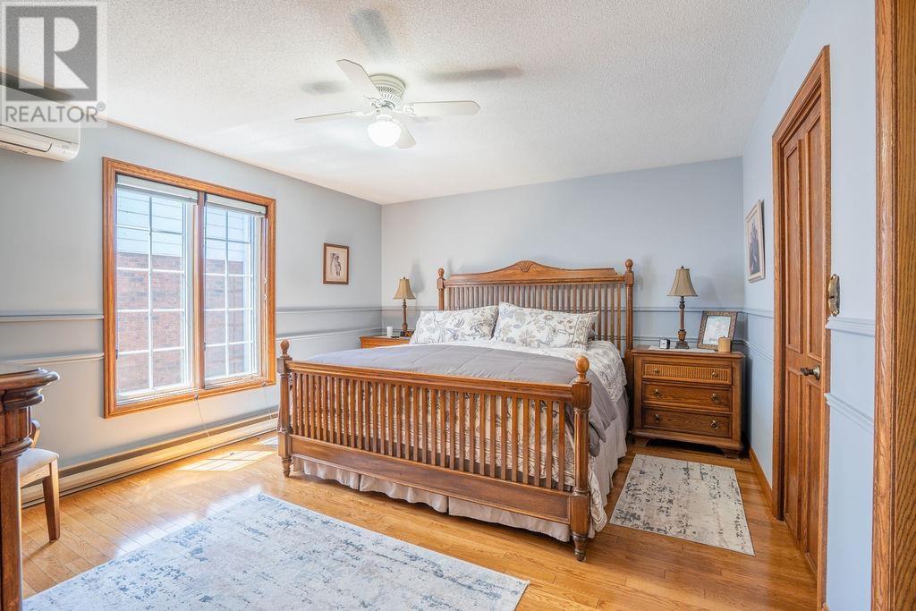135 Louise AVE - 31