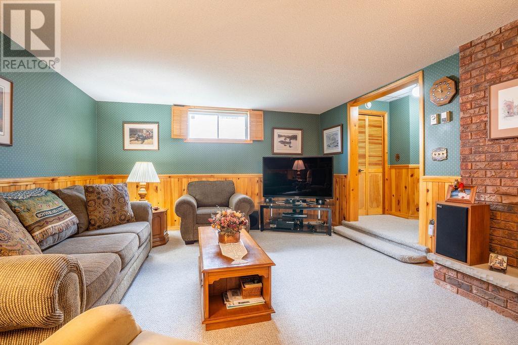135 Louise AVE - 40