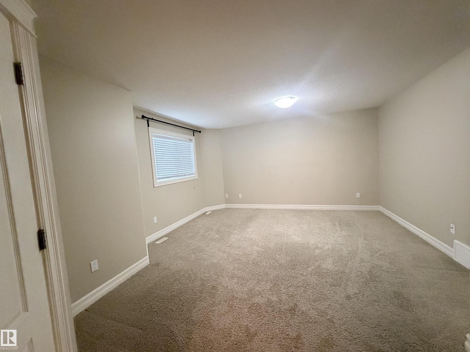 3027 26 AV NW NW - 12
