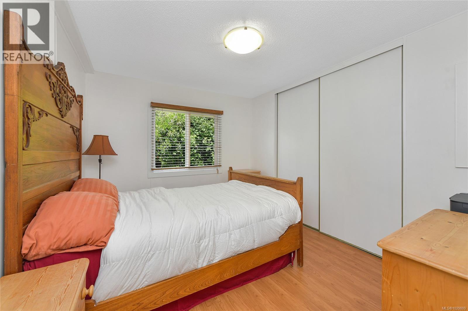 #51 1555 Middle Rd - 21