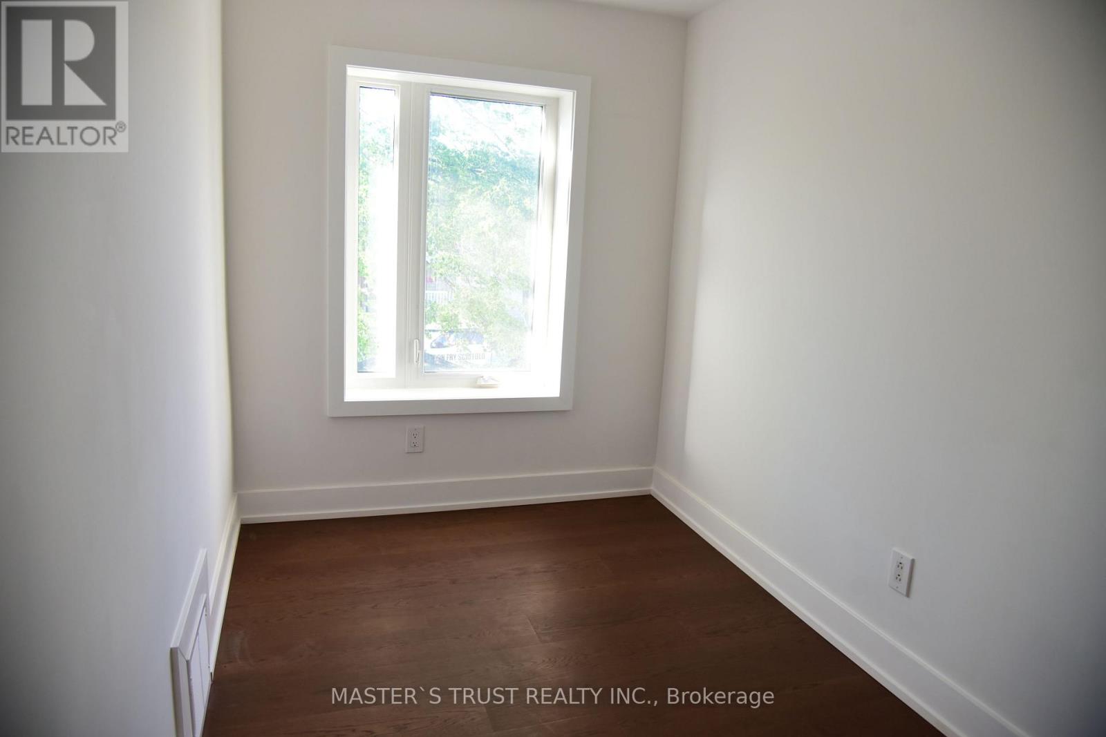 19 EMMETT AVENUE - 4
