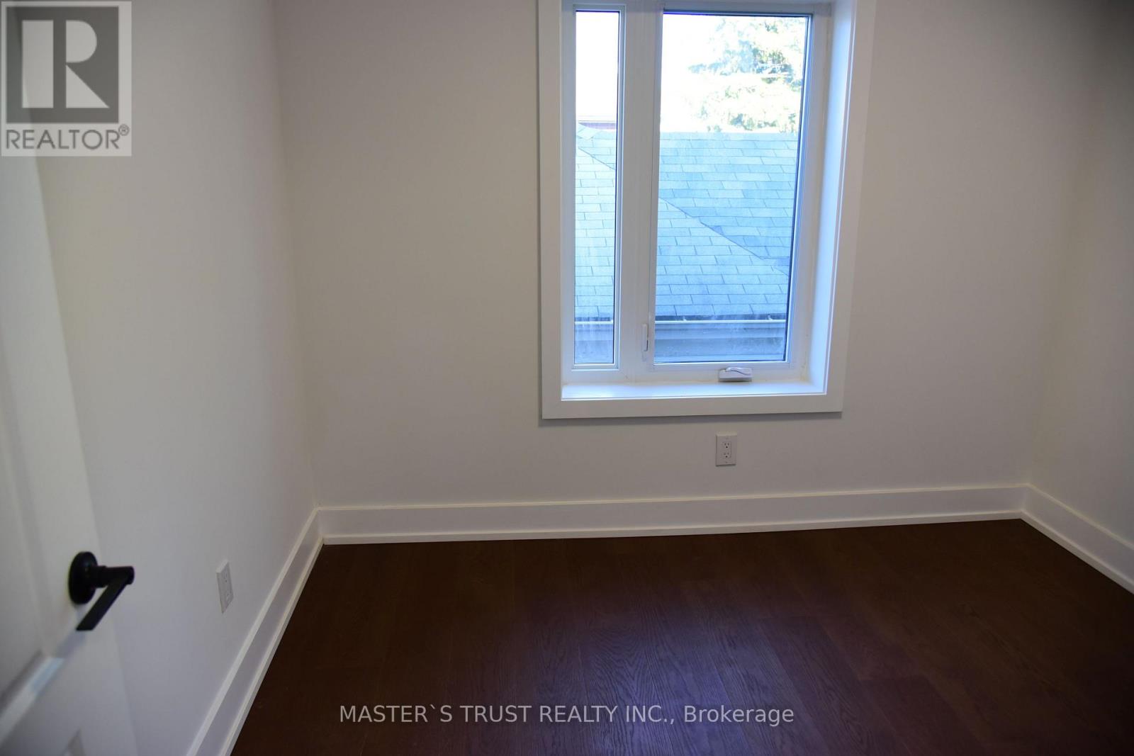 19 EMMETT AVENUE - 6