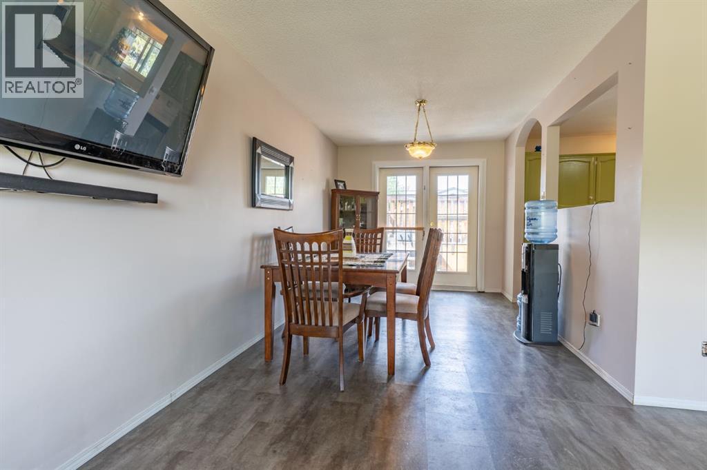 932 22 Street NE - 7