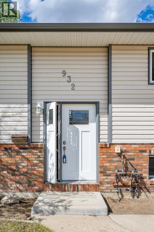 932 22 Street NE - Image 2