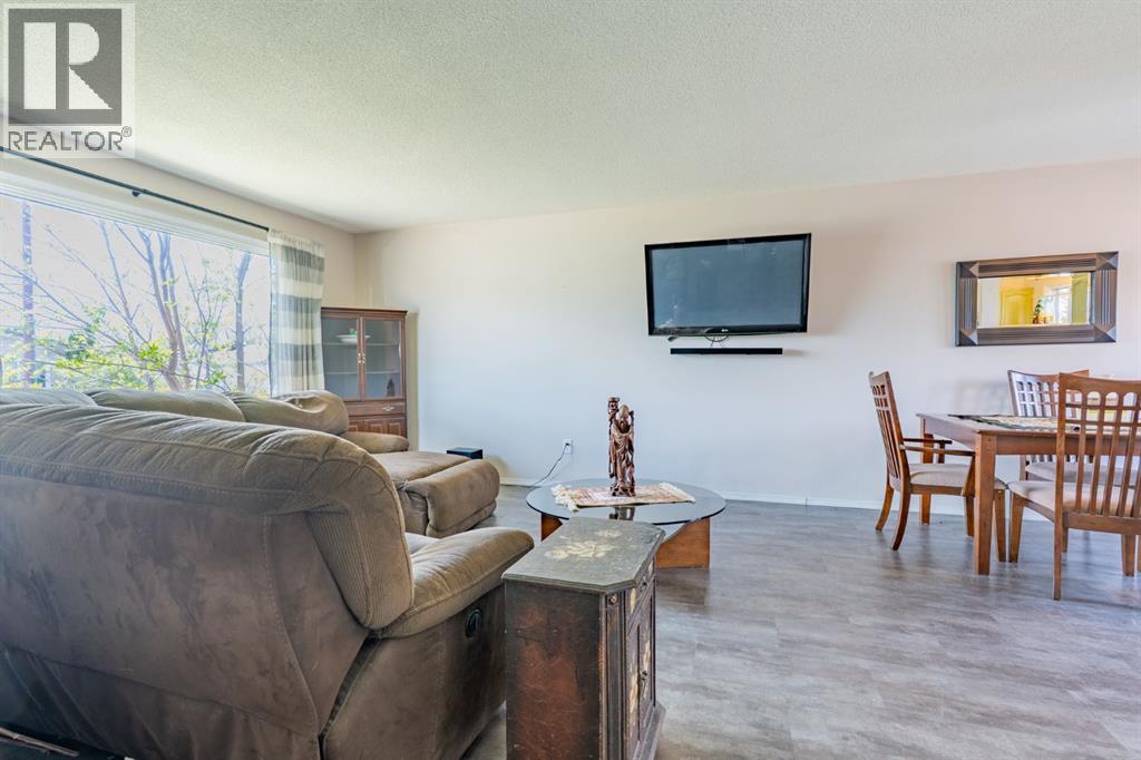 932 22 Street NE - 5