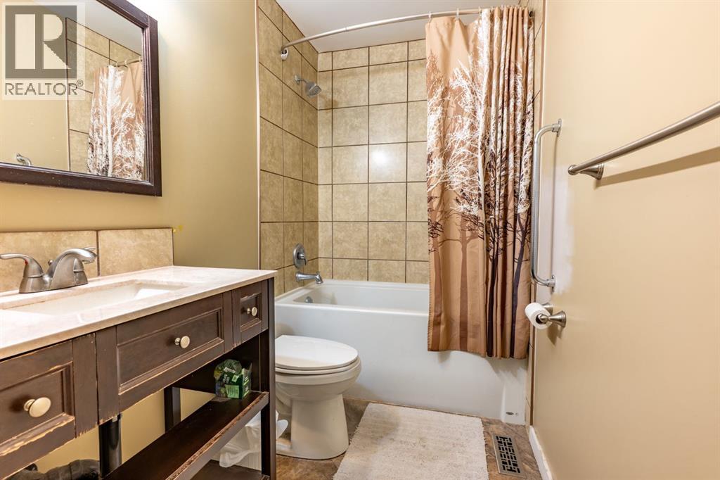 932 22 Street NE - 13