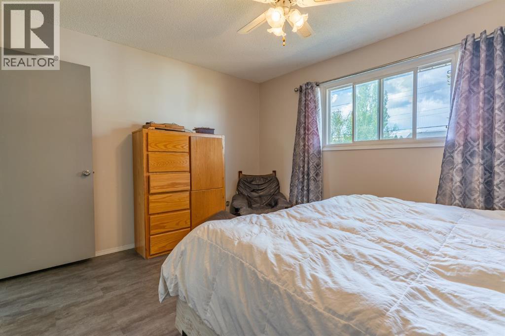 932 22 Street NE - 15
