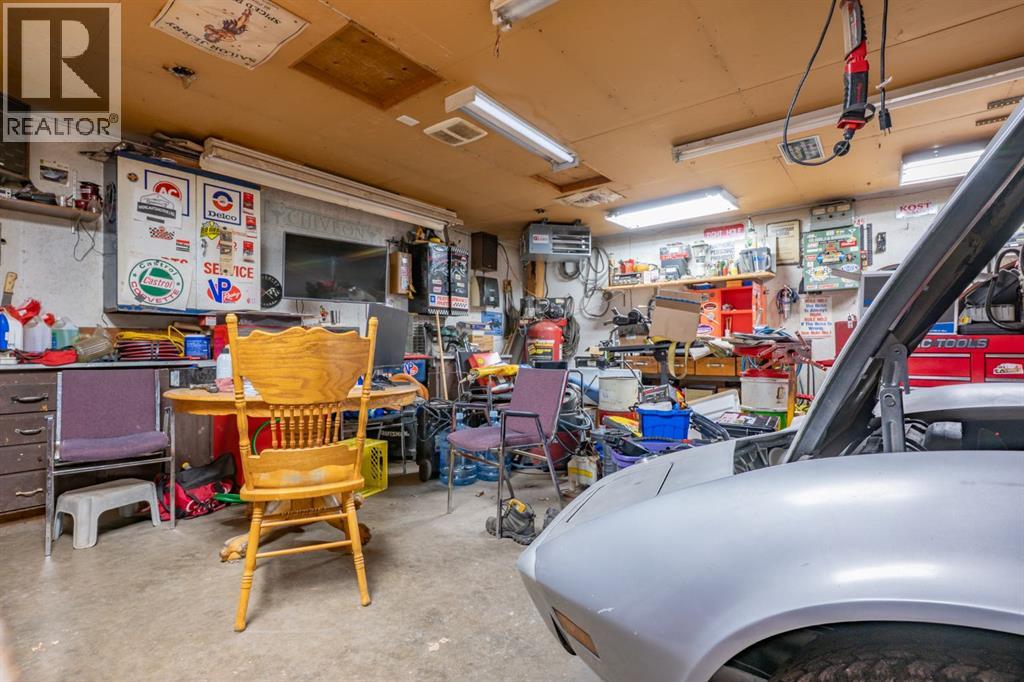 932 22 Street NE - 32