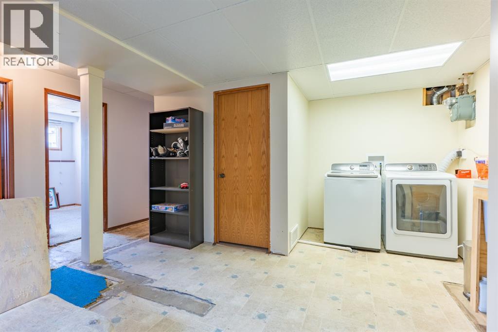 932 22 Street NE - 25