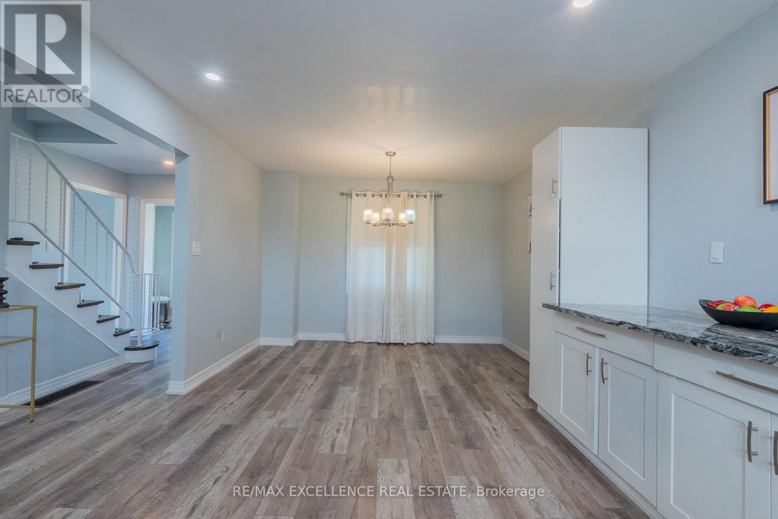 27 WADSWORTH DRIVE - 11