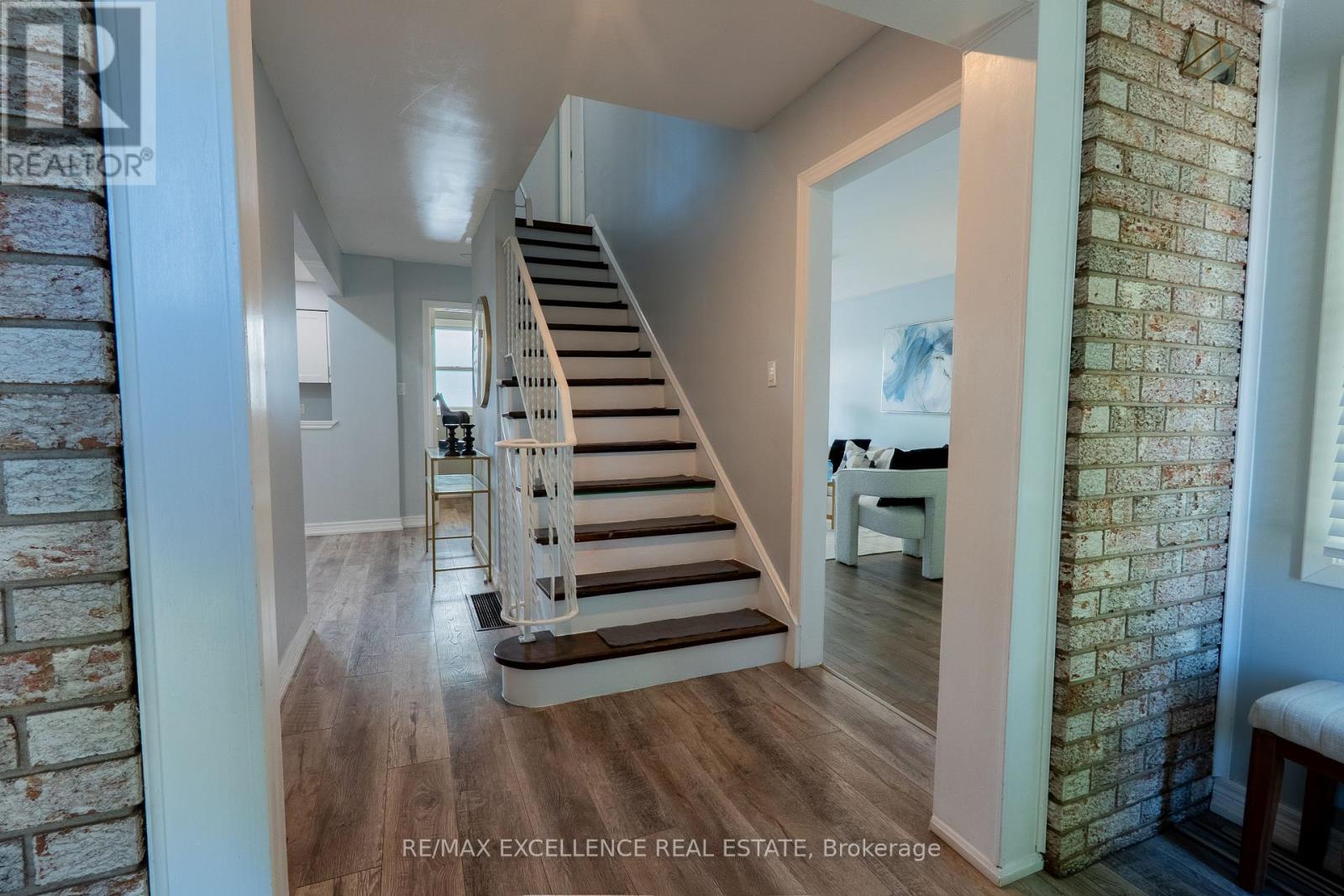 27 WADSWORTH DRIVE - 4