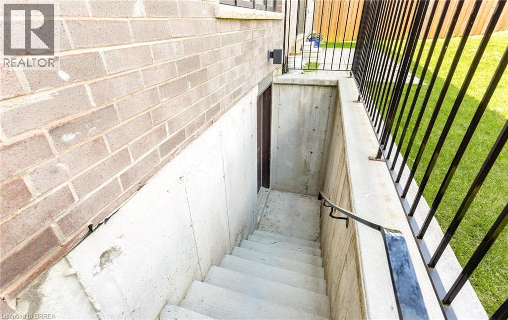 10 MCGOVERN Lane - 41
