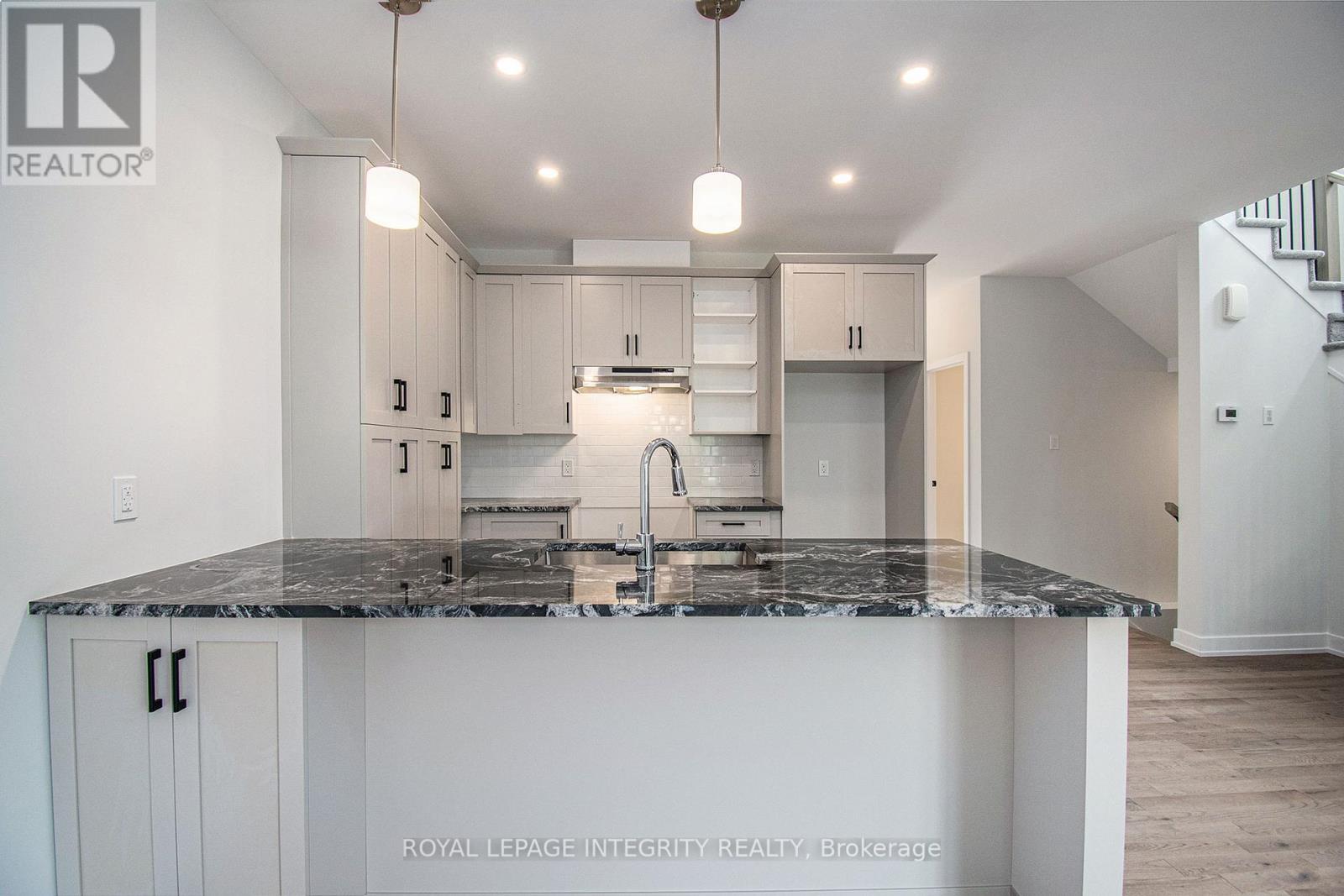 10 MORRAL COURT - 5