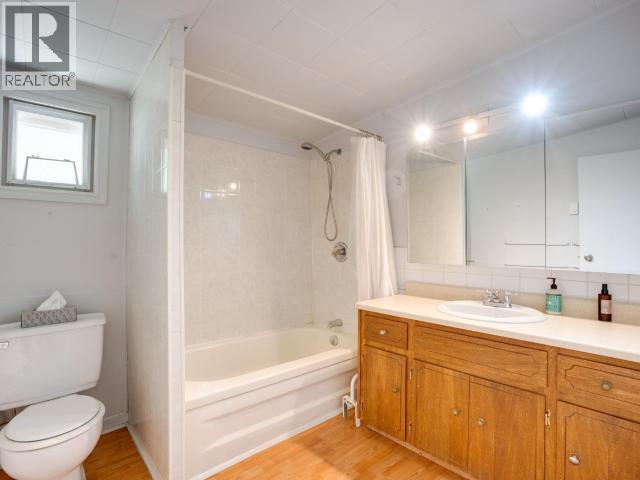 3010 OAK STREET, Texada Island