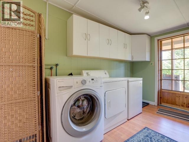 3010 OAK STREET - 16