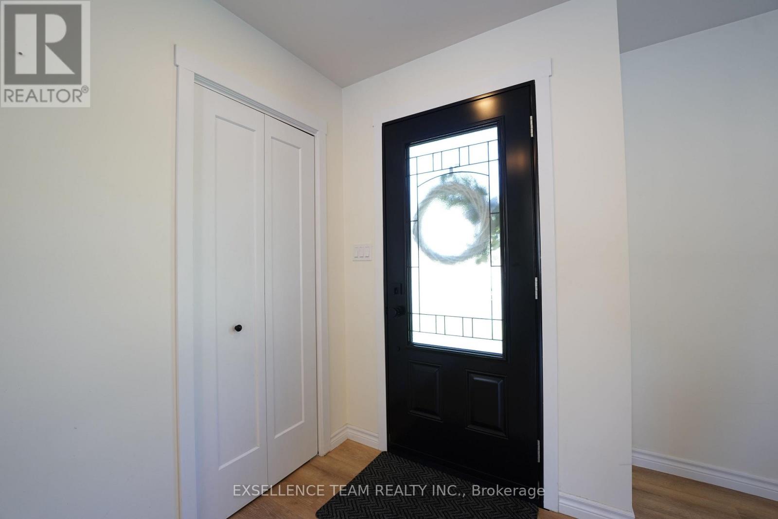 616 SURGENOR STREET W - 10