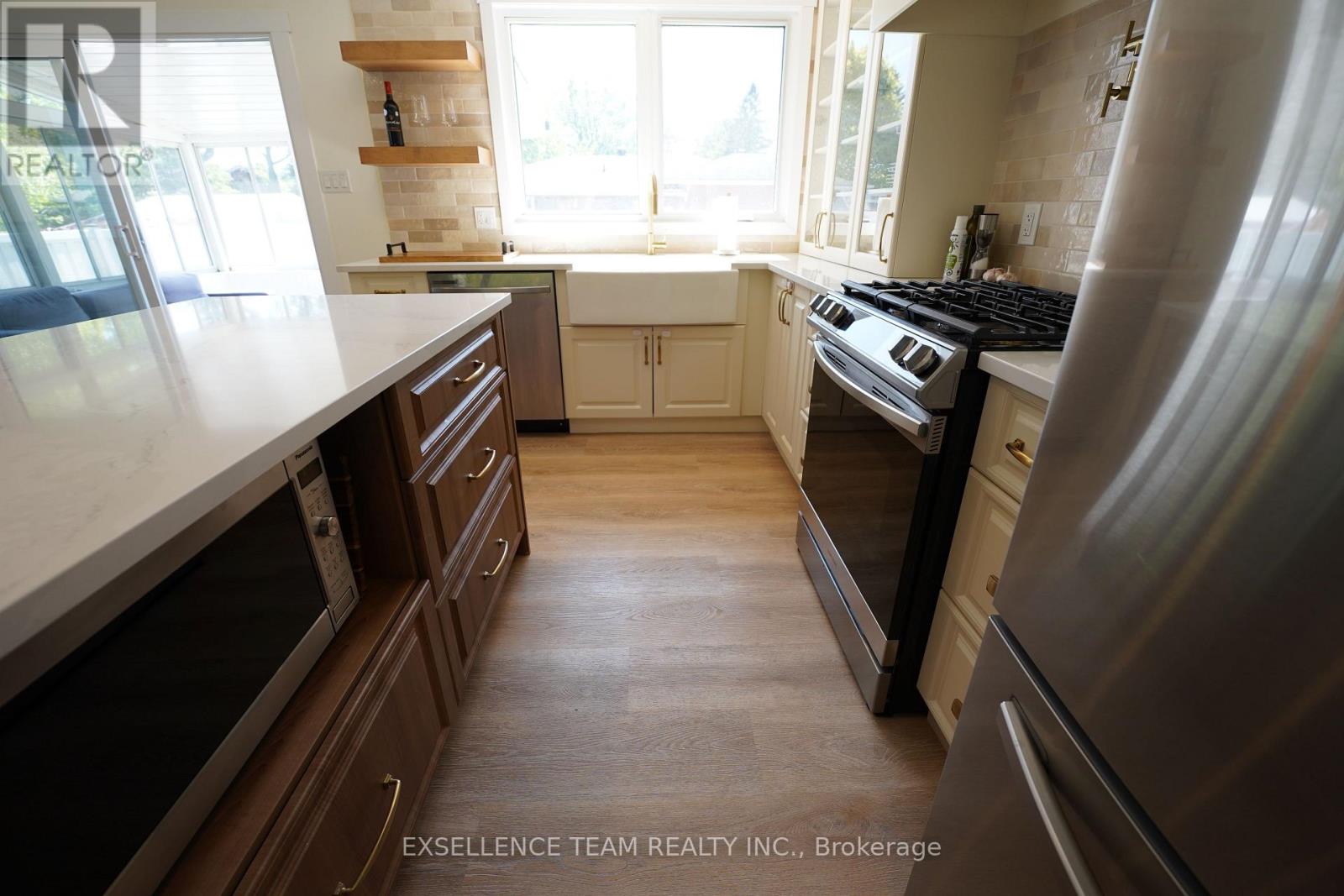 616 SURGENOR STREET W - 15