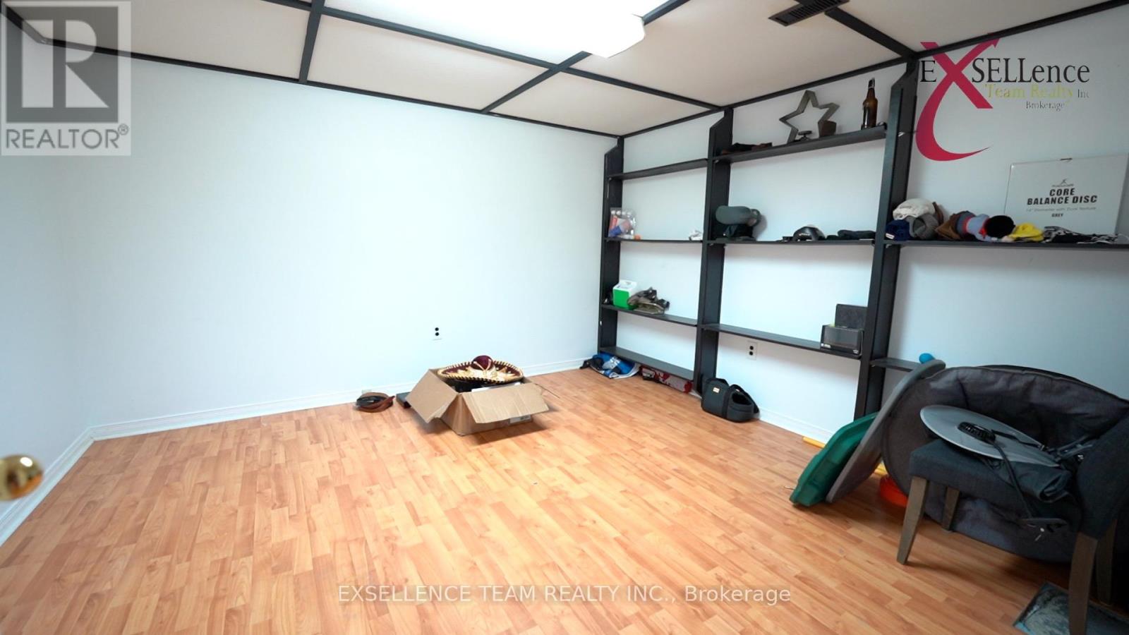 616 SURGENOR STREET W - 28