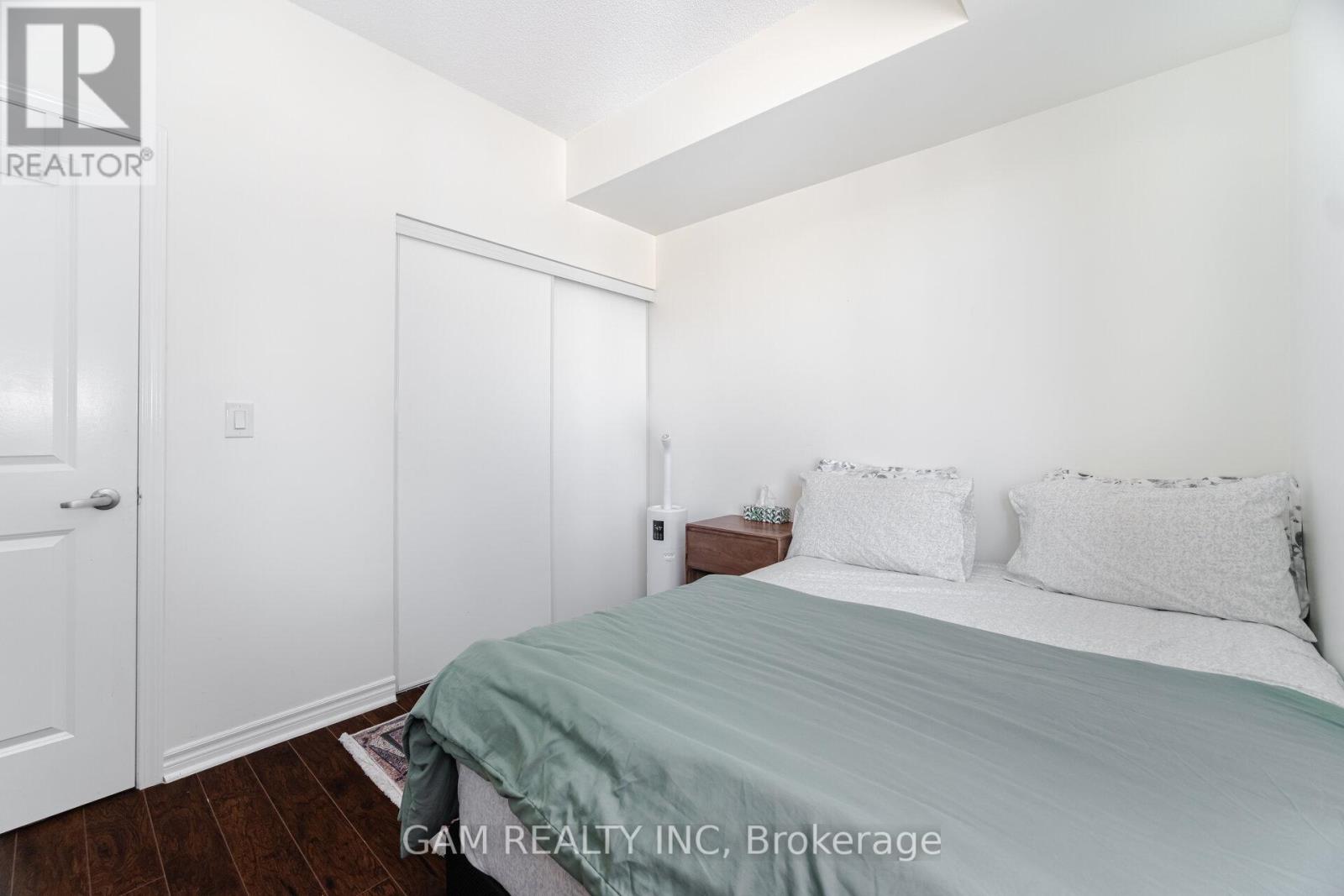 #1102 385 PRINCE OF WALES DRIVE - 12