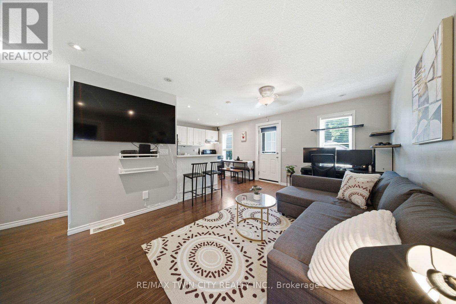 2-bedroom home for sale at 162 GRAND RIVER AVENUE, Brantford ON · photo 15 of 40