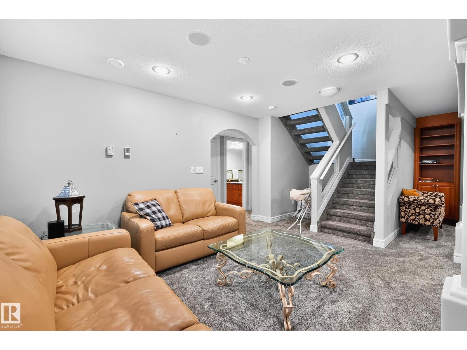 13 OAKCREST TC - 38