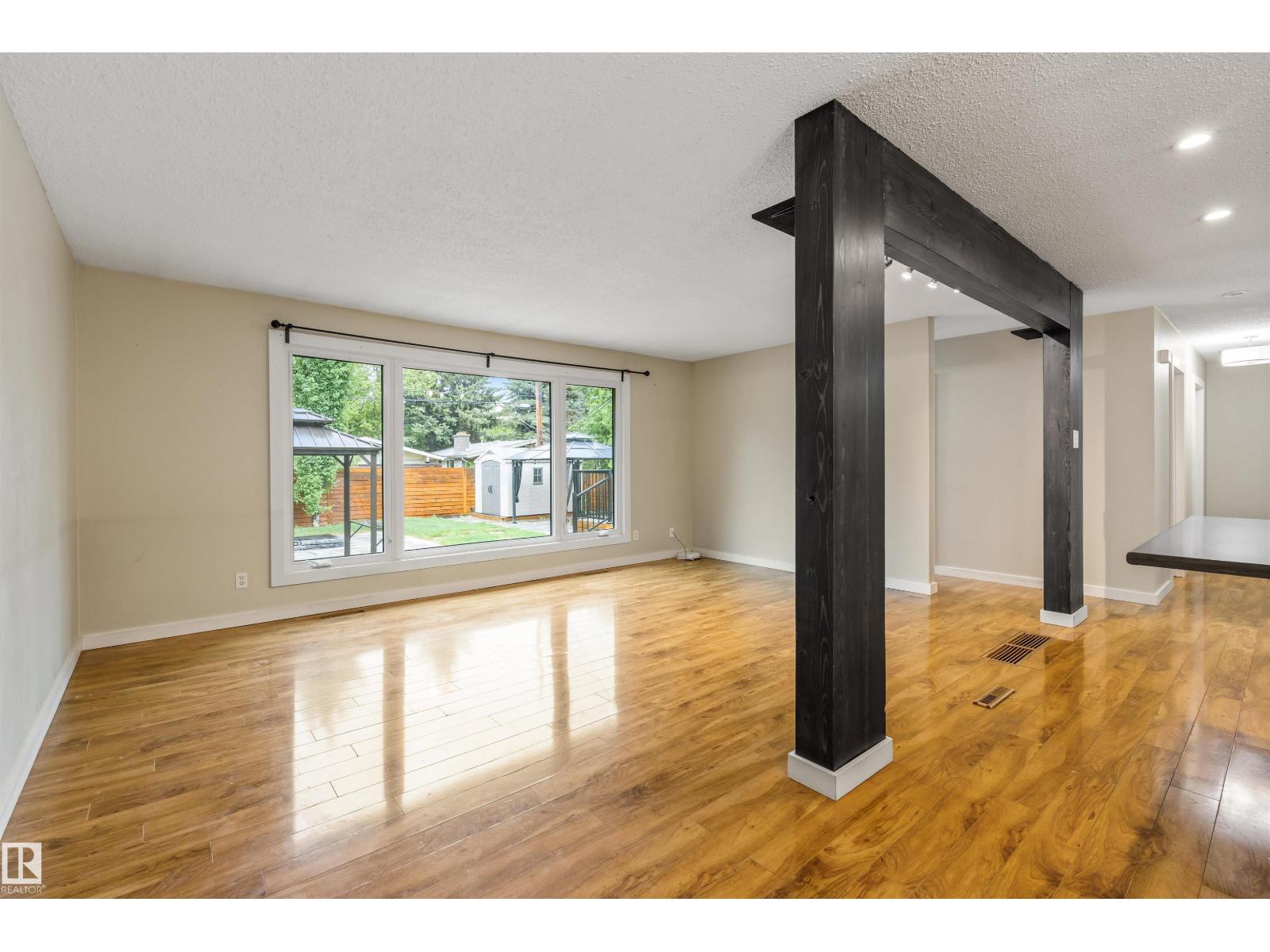 19 GREENWICH CR — photo 11