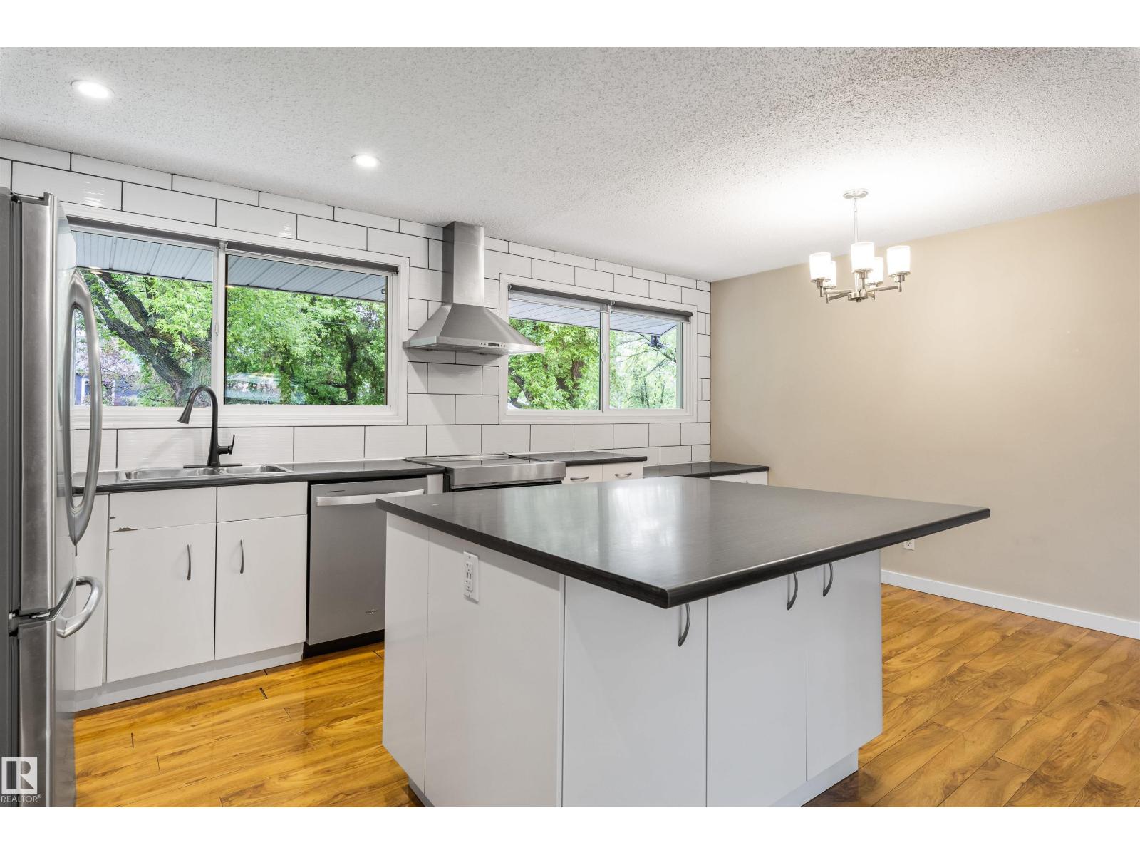 19 GREENWICH CR — photo 15