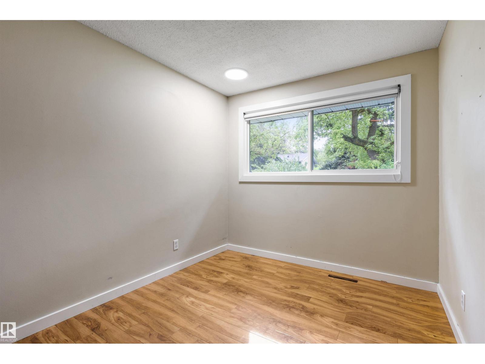 19 GREENWICH CR — photo 22