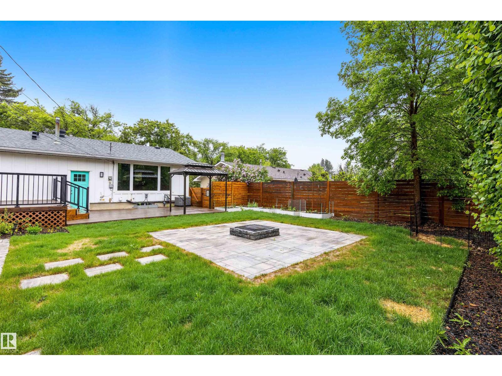 19 GREENWICH CR — photo 45