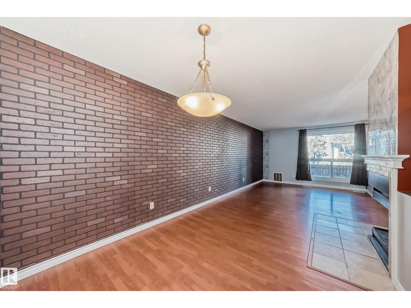 #28 3111 142 AV NW - 15