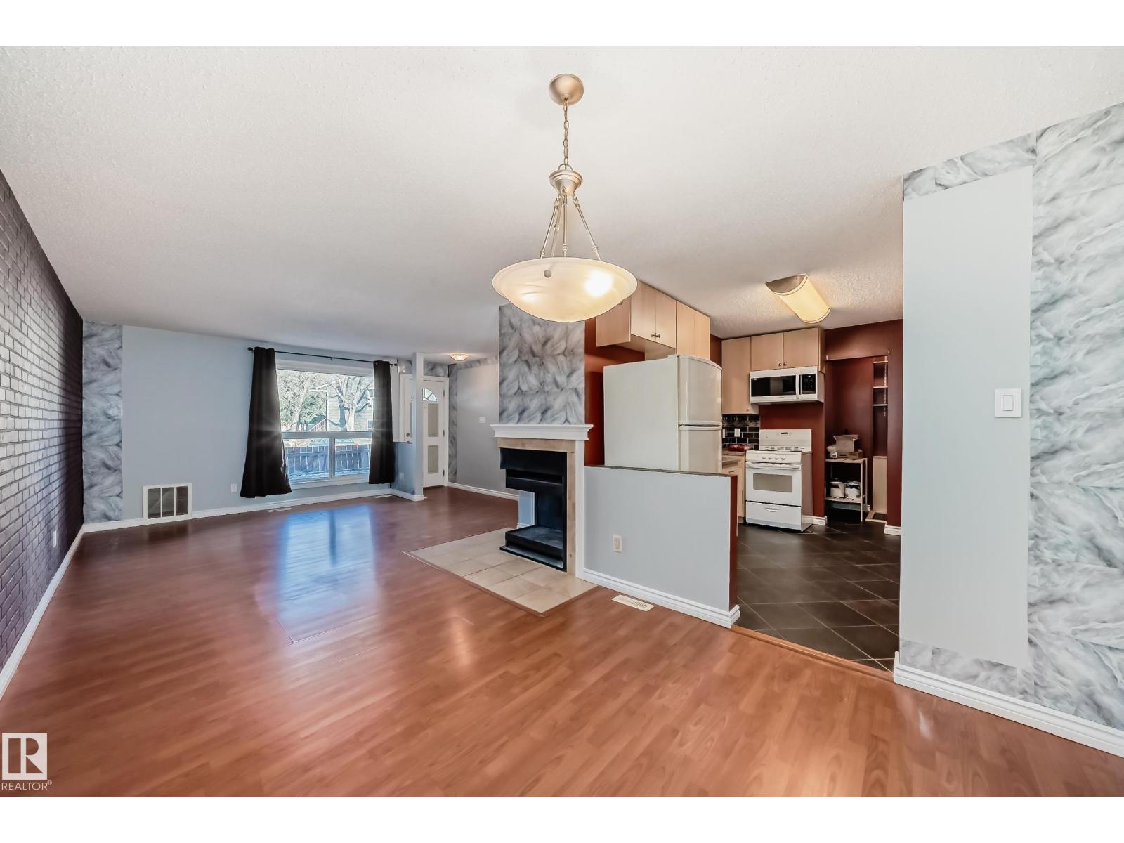 #28 3111 142 AV NW - 16
