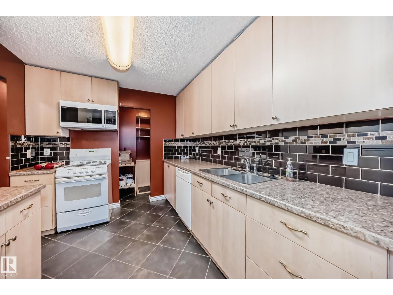 #28 3111 142 AV NW - 19