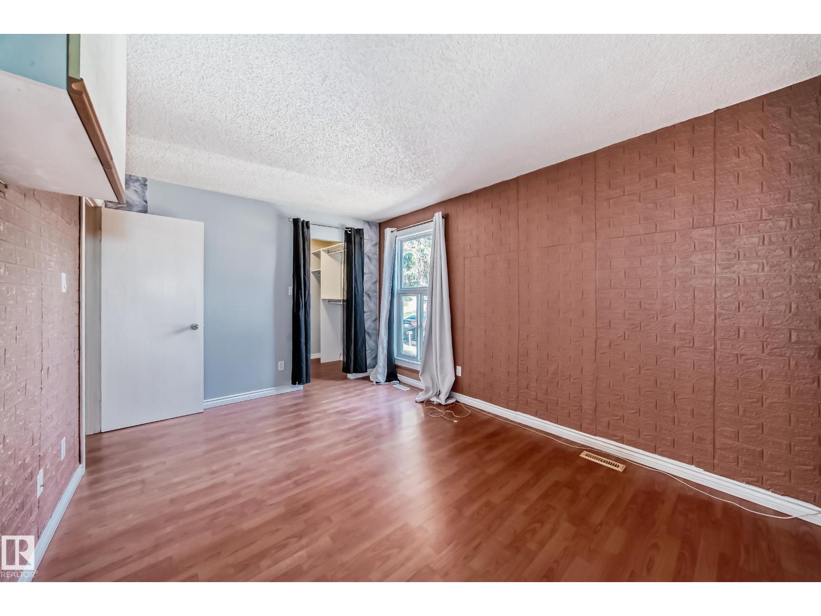 #28 3111 142 AV NW - 26