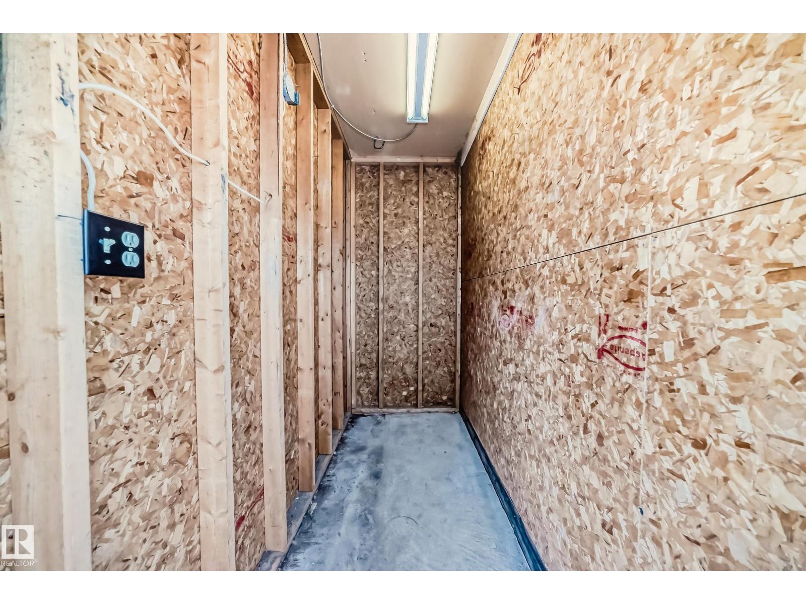 #28 3111 142 AV NW - 38