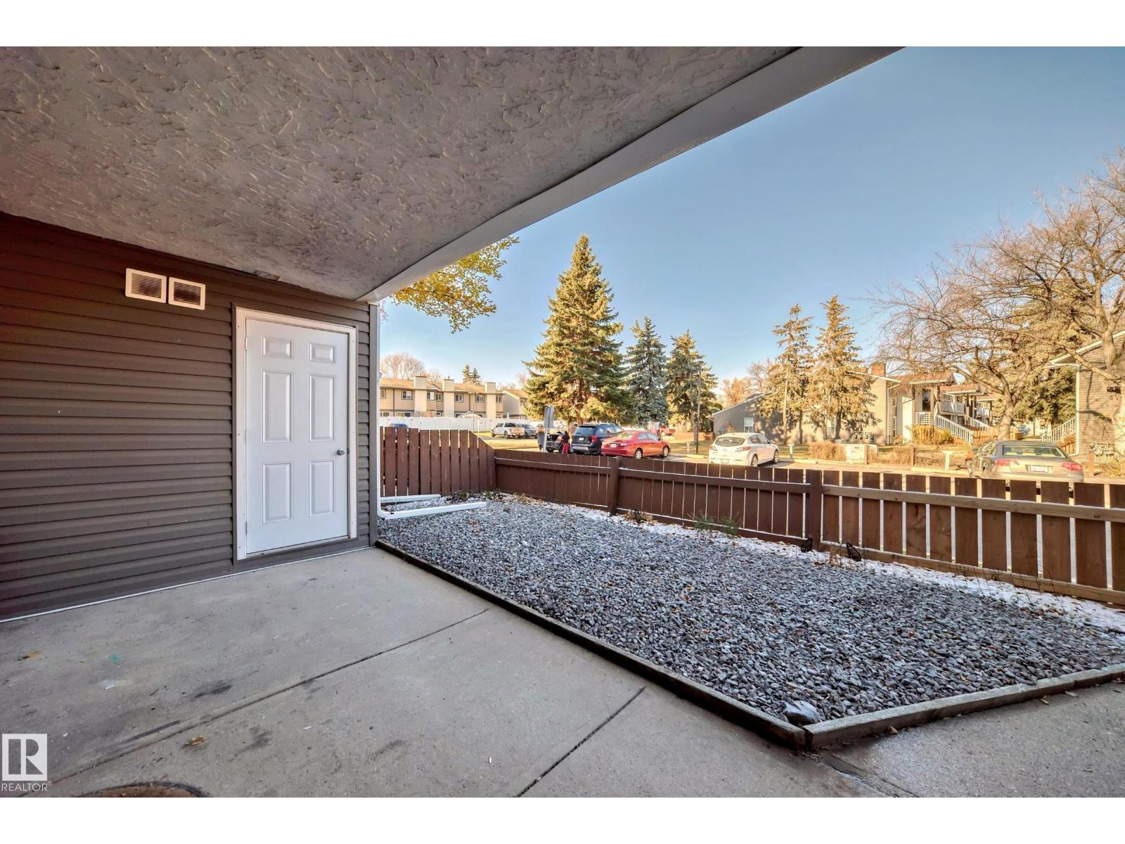 #28 3111 142 AV NW - 40